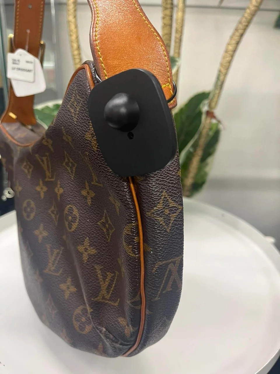 LV CROISSANT photo 6