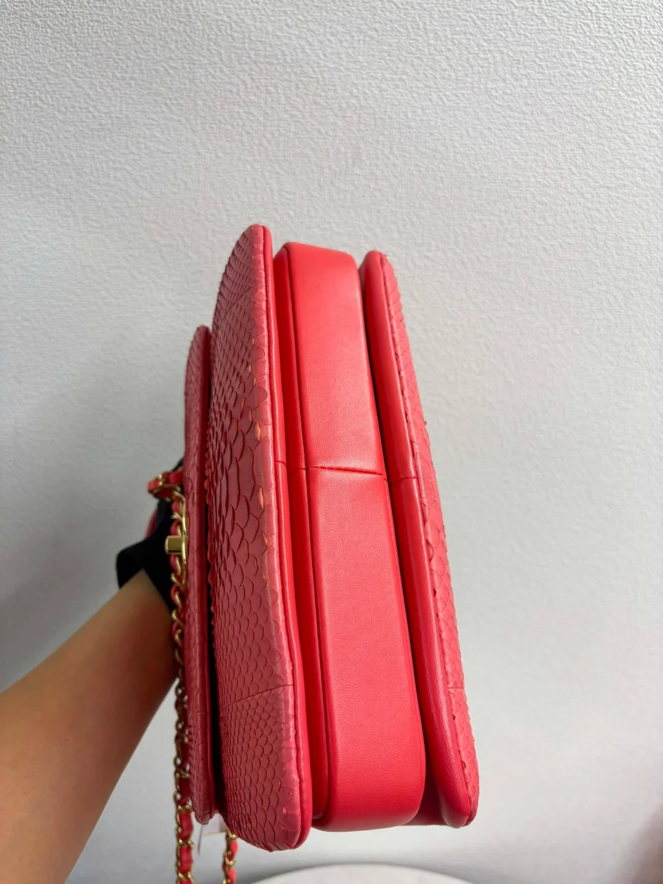 CHANEL TRENDY CC MEDIUM view 4