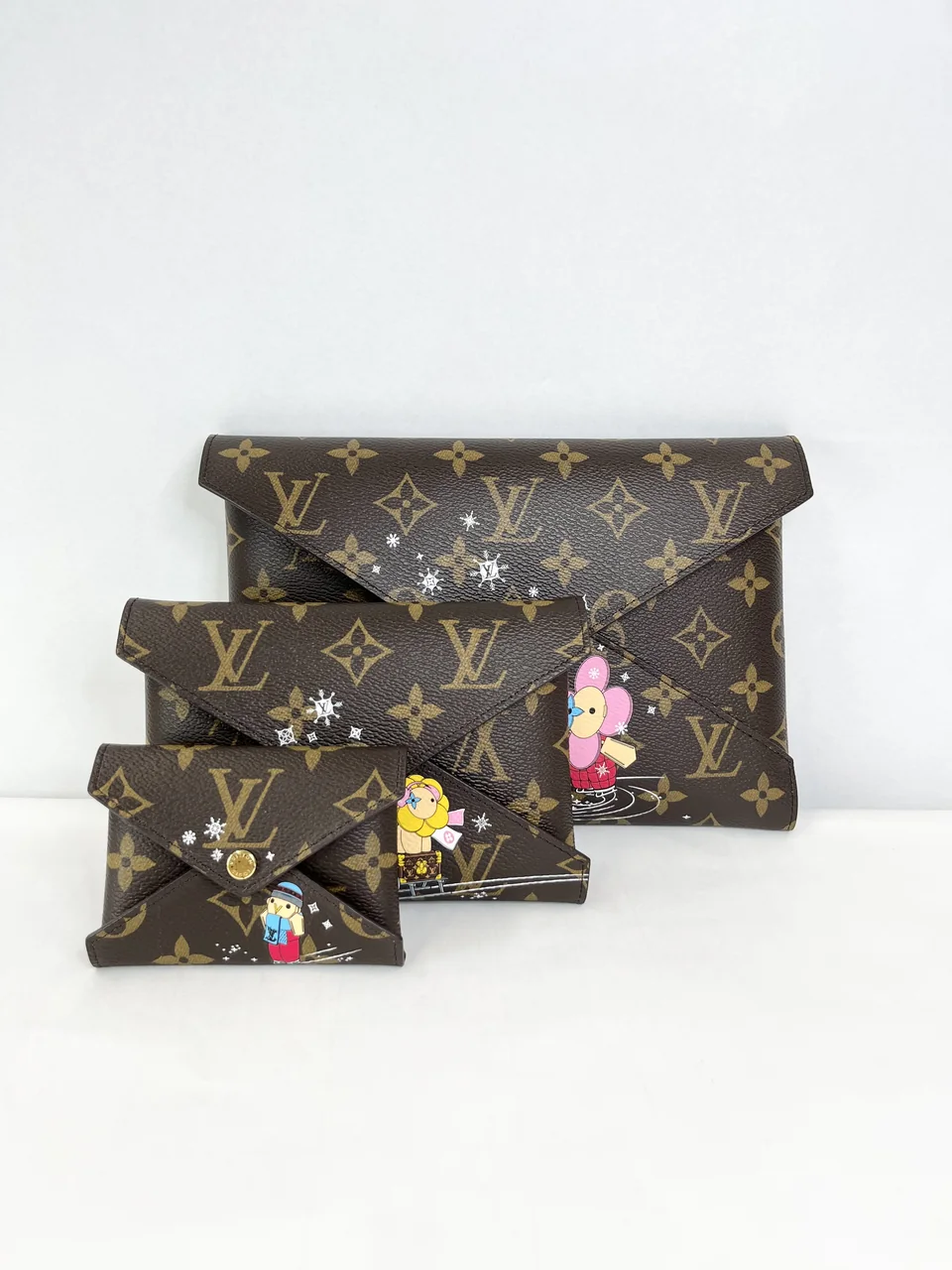 LV VIVIENNE POCHETTE KIRIGAMI hover
