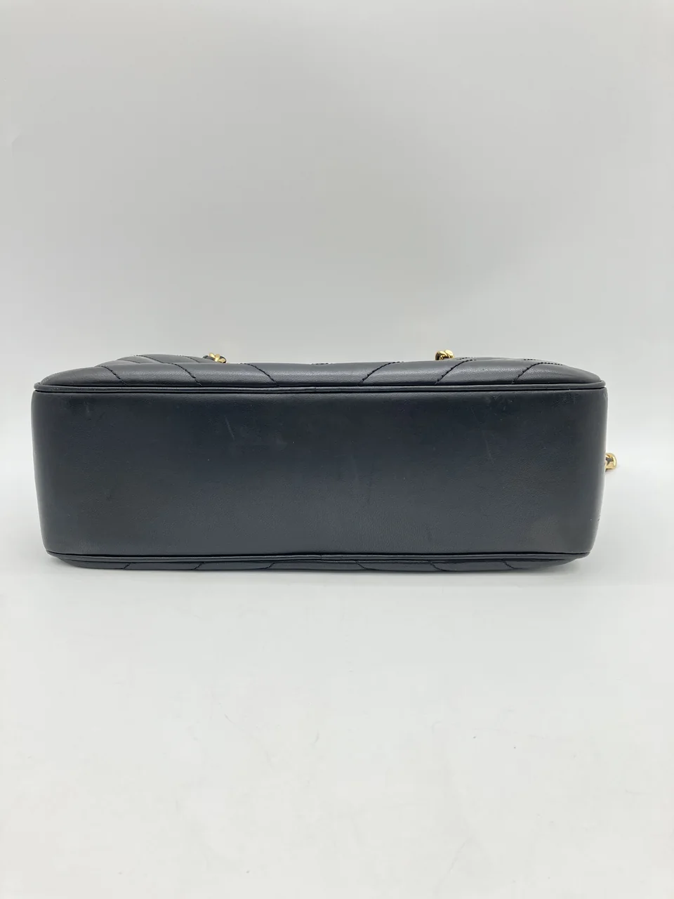CHANEL V-STITCH CHAIN SHOULDER BAG view 8