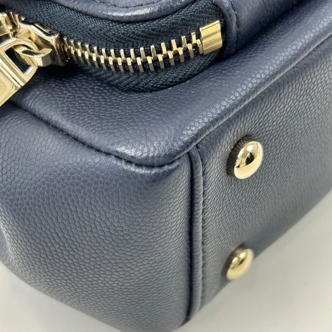 CHANEL CAVIAR TWO-WAY CHAIN SHOULDER BAG view 4