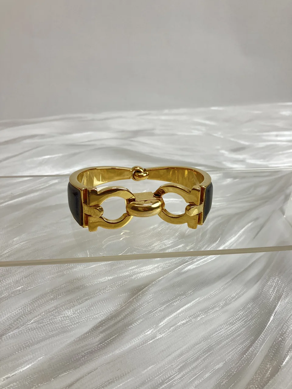SALVATORE FERRAGAMO GANCINI BANGLE hover
