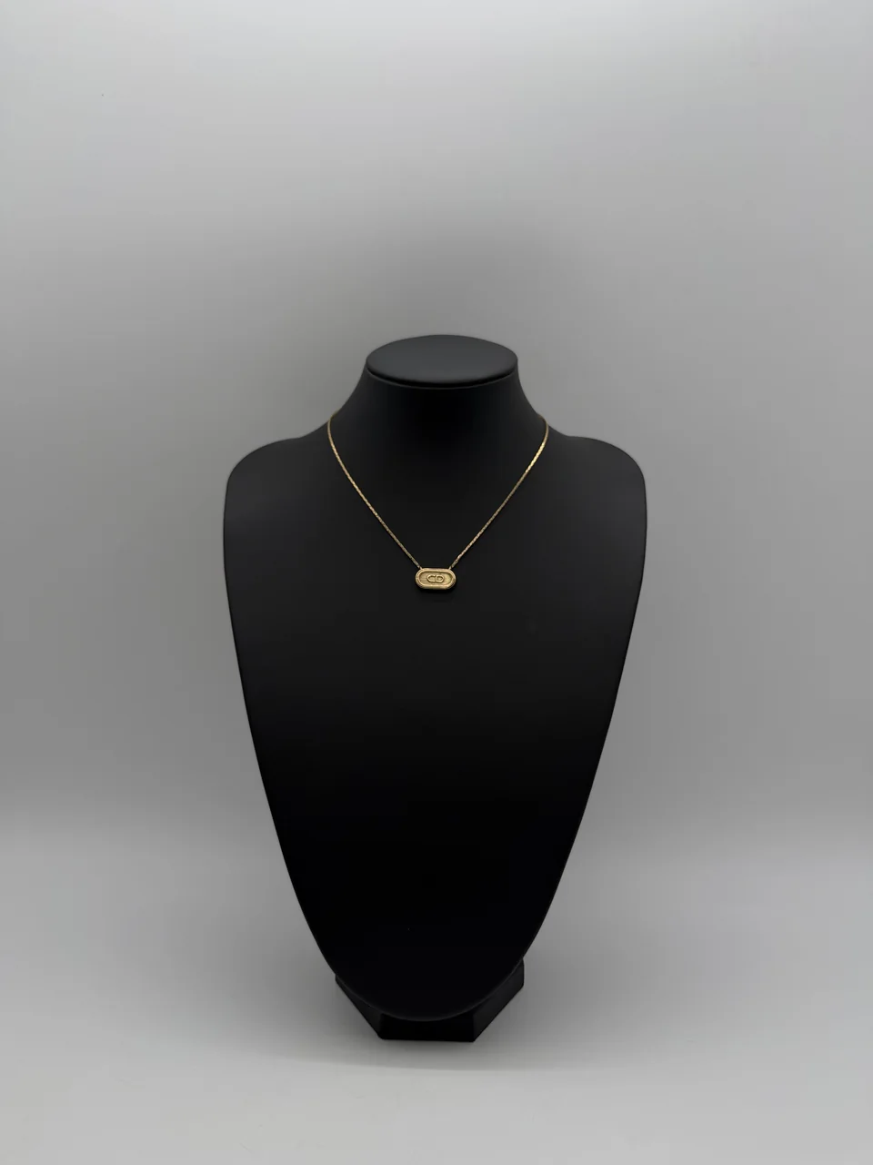 DIOR NECKLACE hover