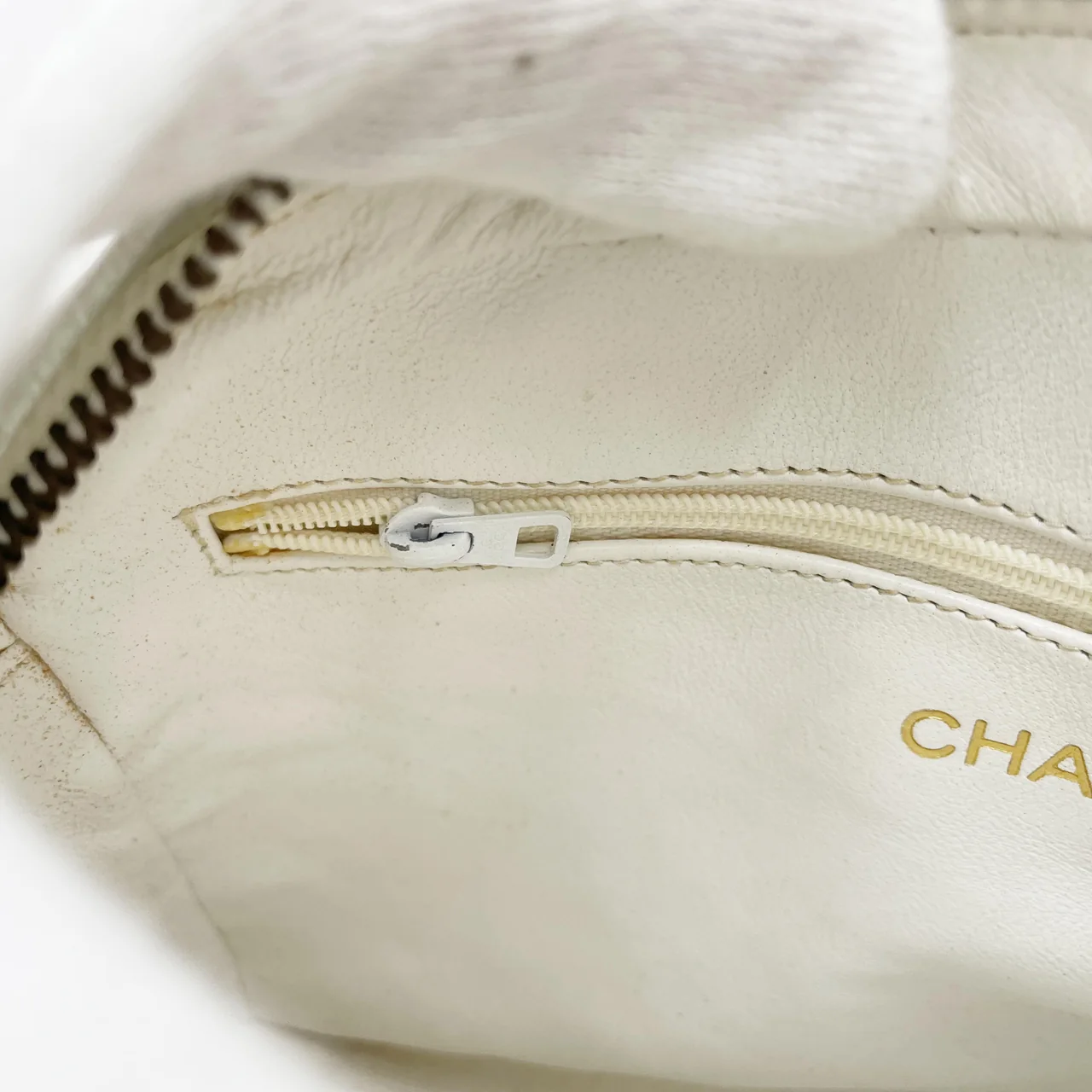 CHANEL OSTRICH CHAIN SHOULDER BAG (5 SERIAL CODE) view 8