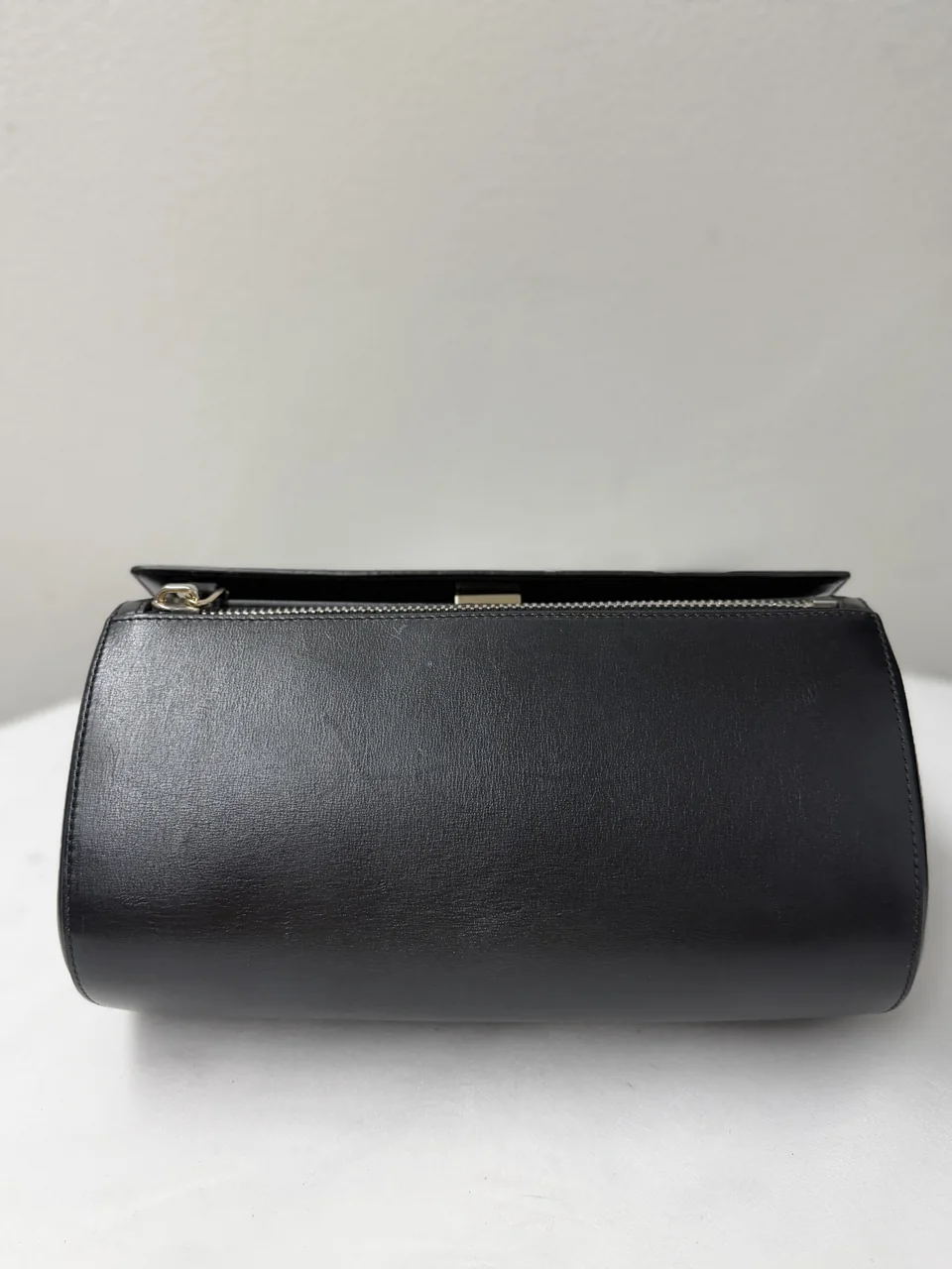 GIVENCHY SHOULDER BAG (BLACK) view 6