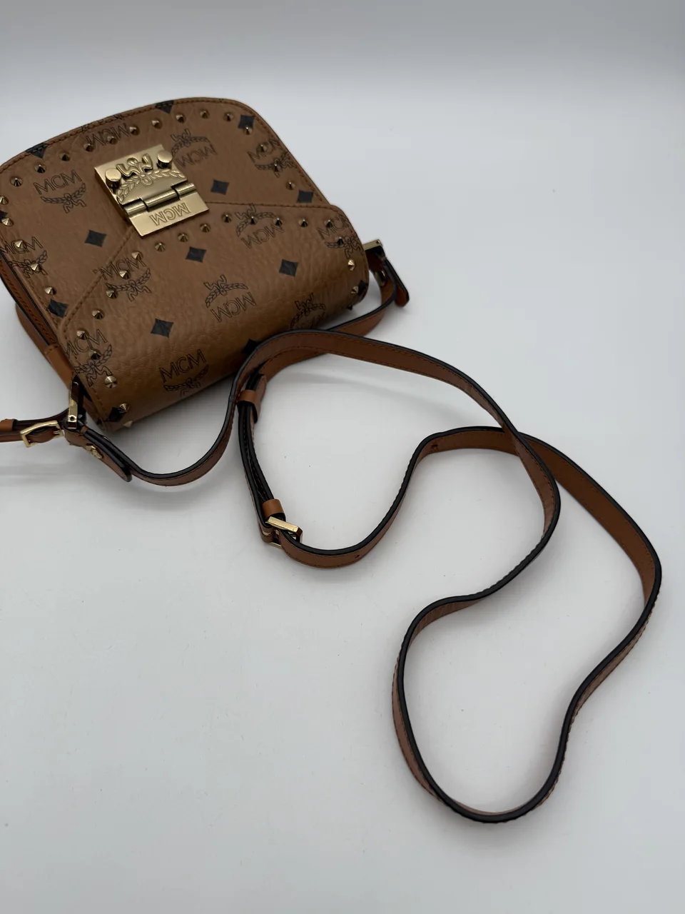 MCM STUDS SHOULDER BAG (BROWN) view 5
