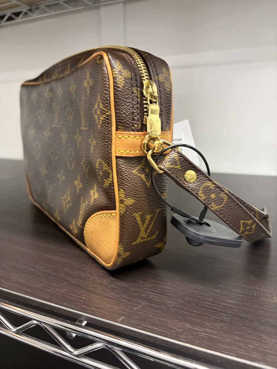 LV SECOND BAG view 3