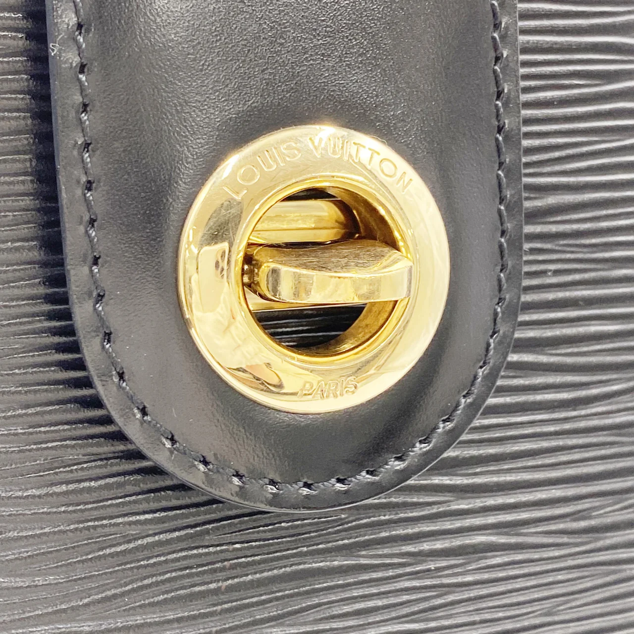 LV EPI CLUNY (BLACK) photo 16
