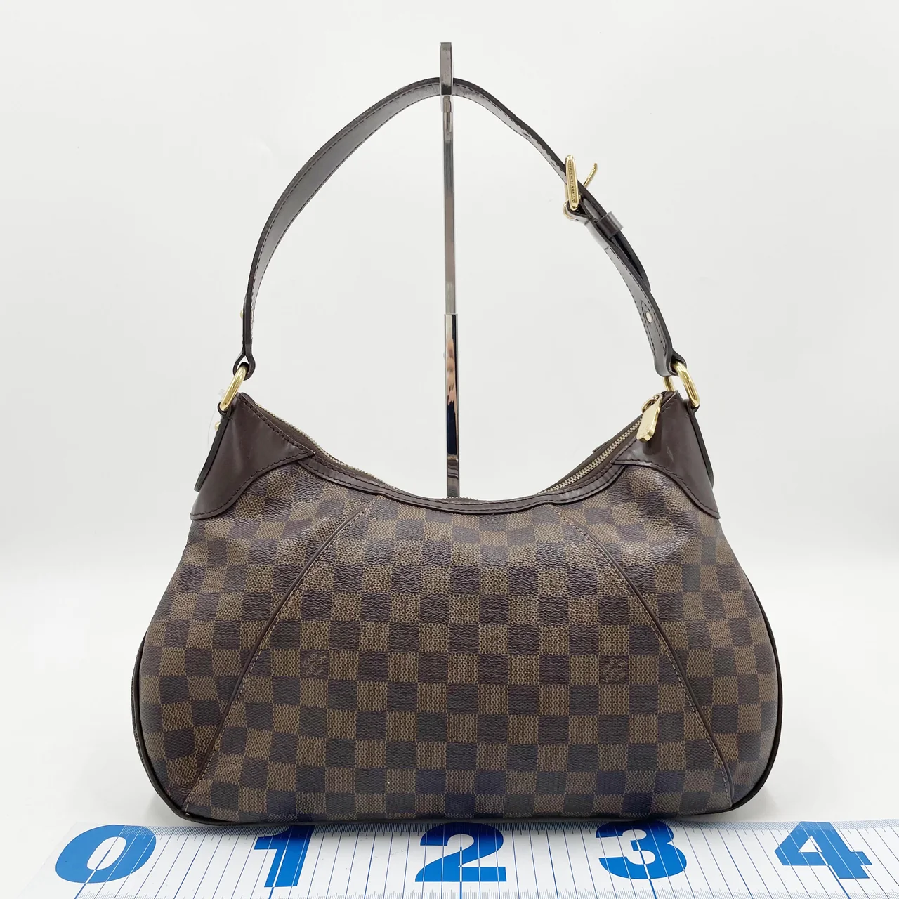 LV DAMIER THAMES GM hover