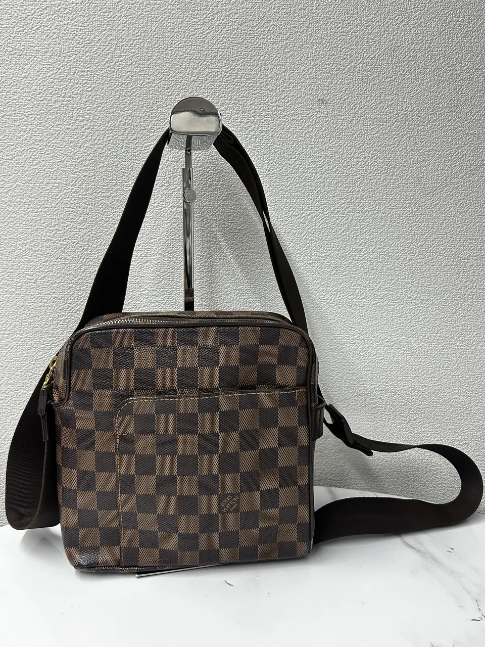 LV SHOULDER BAG