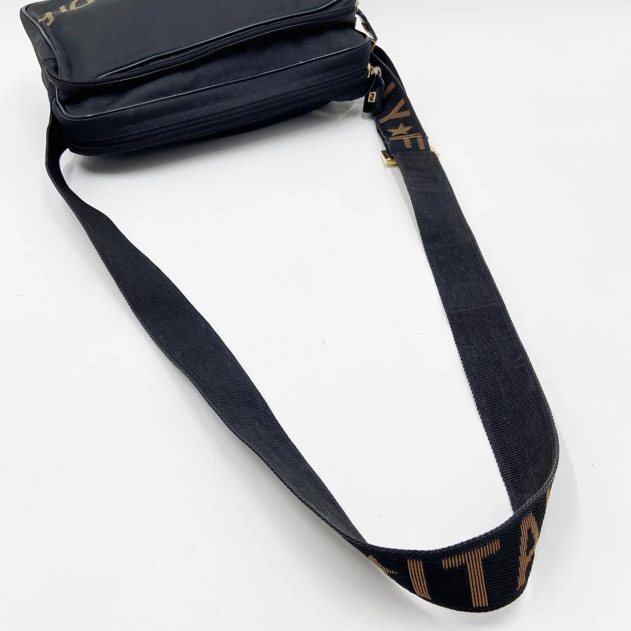 FENDI NYLON SHOULDER BAG (BLACK) view 6