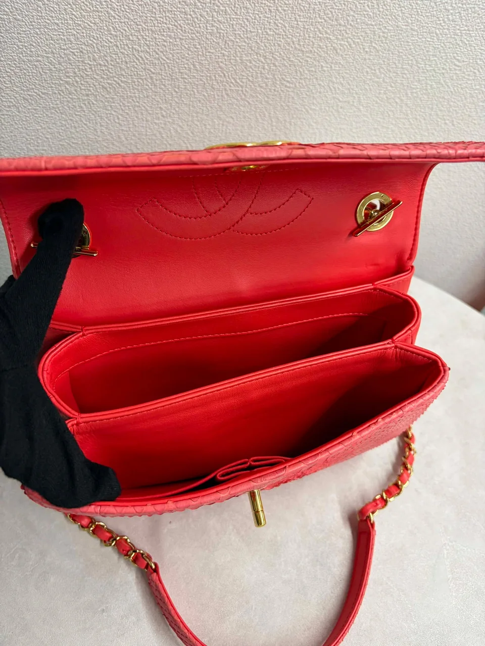 CHANEL TRENDY CC MEDIUM hover