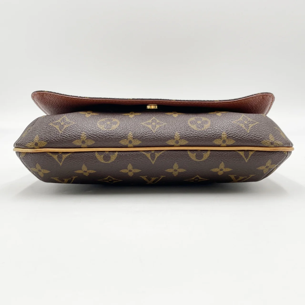LV MONOGRAM MUSETTE TANGO SHORT view 2