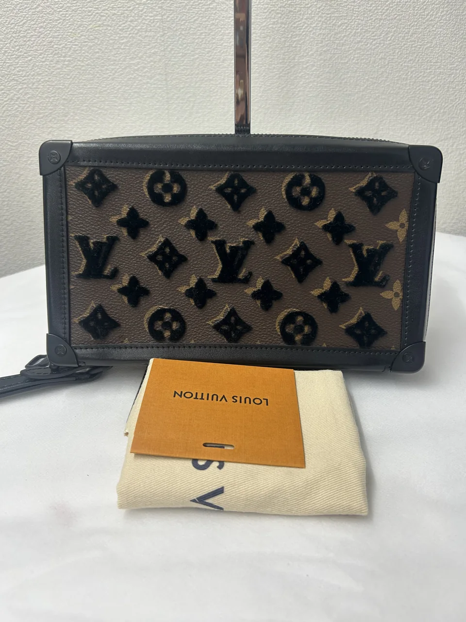 LV MONOGRAM TUFFETAGE SOFT TRUNK view 9