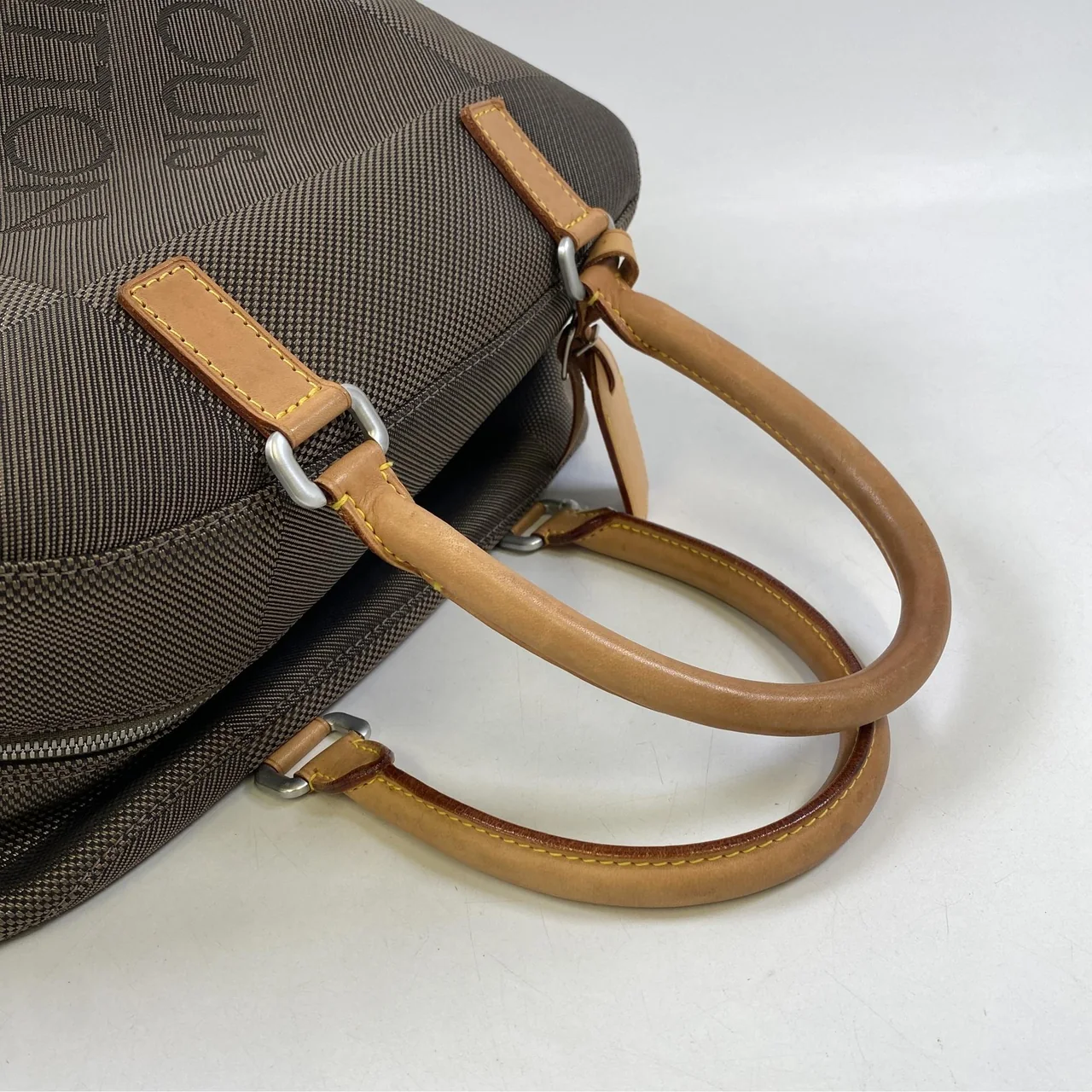 LV DAMIER JEANT AVENTURIER view 13