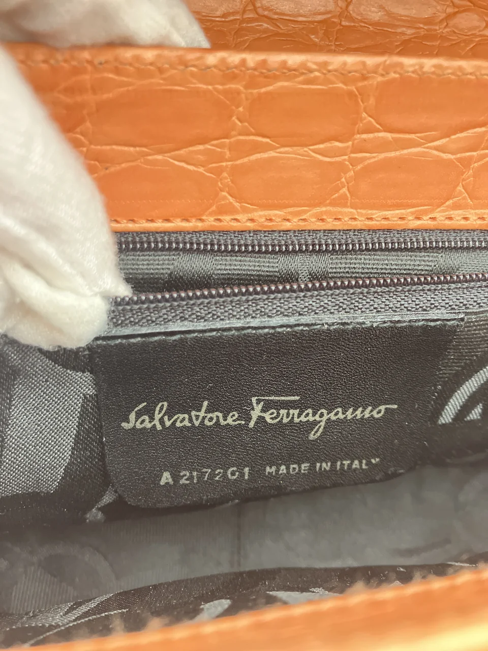 SALVATORE FERRAGAMO VARA TWO-WAY BAG view 17