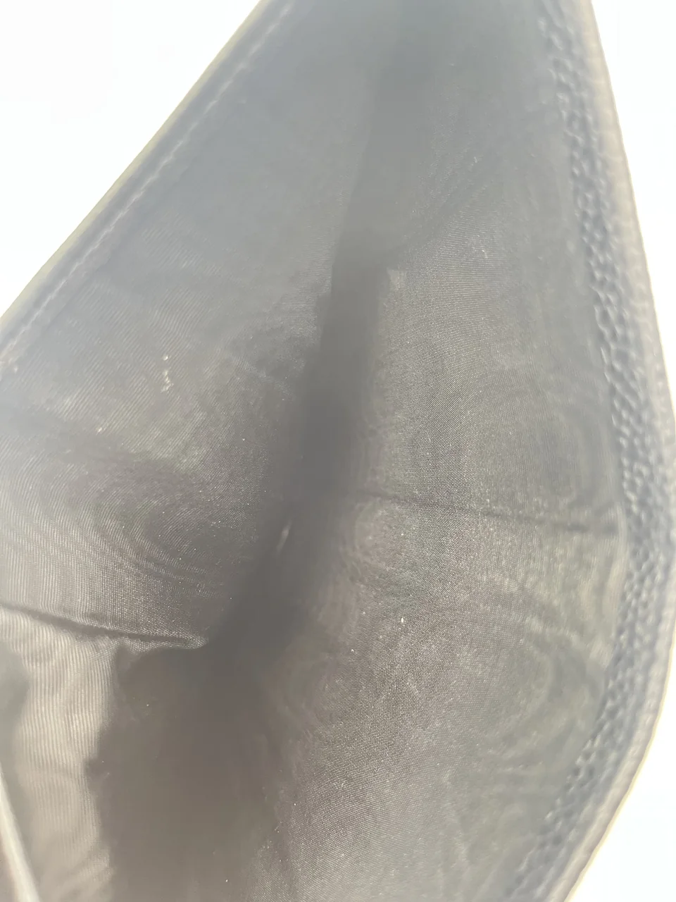 CHANEL CAVIAR BIFOLD WALLET (7 SERIAL CODE) view 7