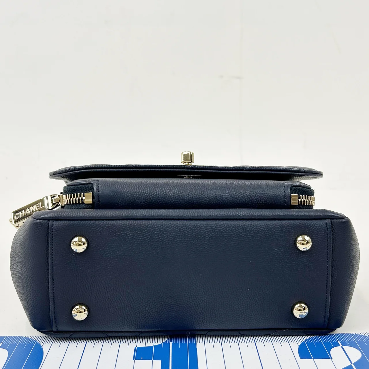 CHANEL CAVIAR TWO-WAY CHAIN SHOULDER BAG view 3