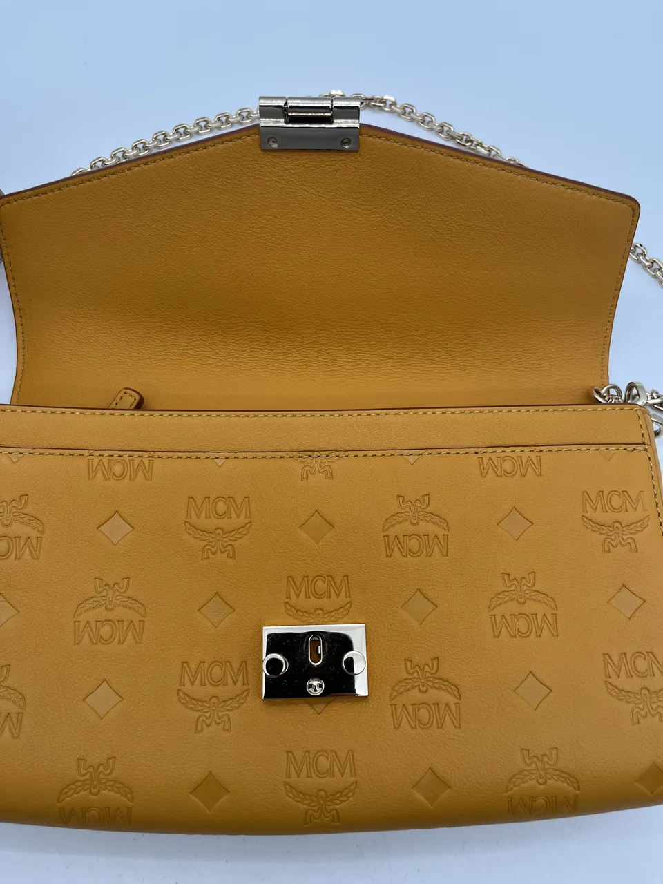 MCM VICETOS TWO-WAY SHOULDER BAG (YELLOW) view 7