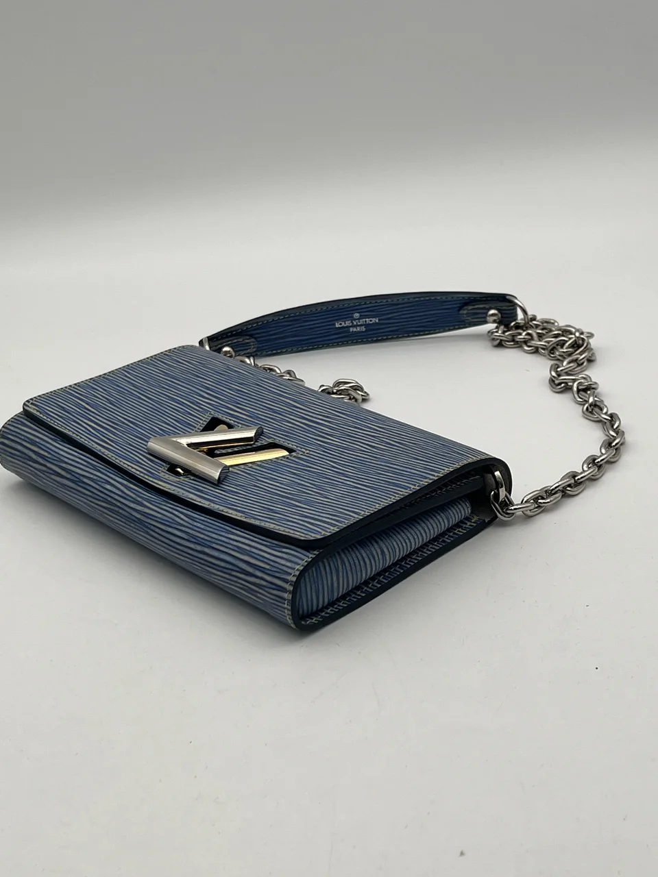 LV EPI M61036 view 4
