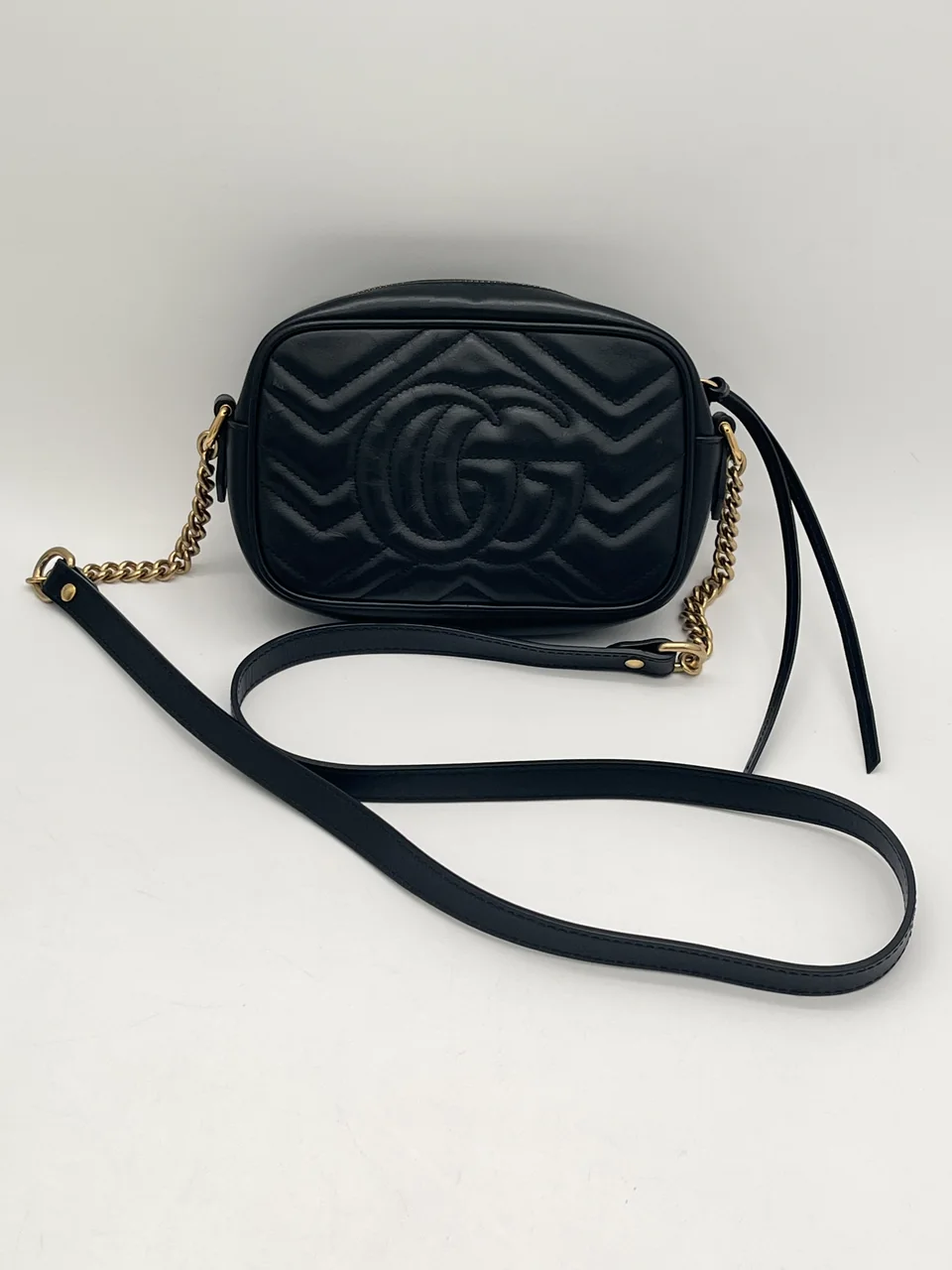 GUCCI GG ARMONT CHAIN SHOULDER BAG (BLACK) view 3