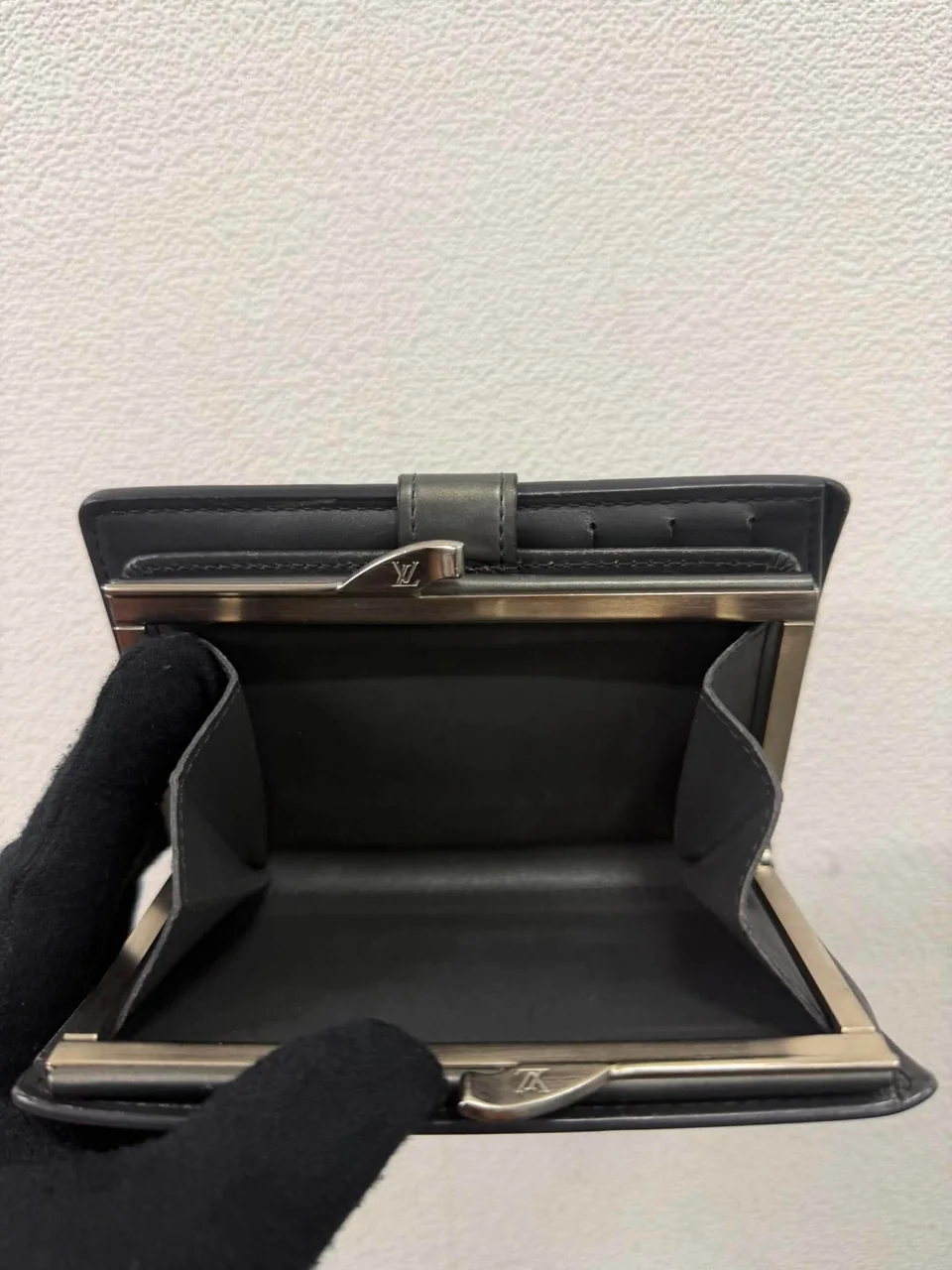 LV MONOGRAM MATTE PORTE MONNAIE PIER VIENNOIS view 6