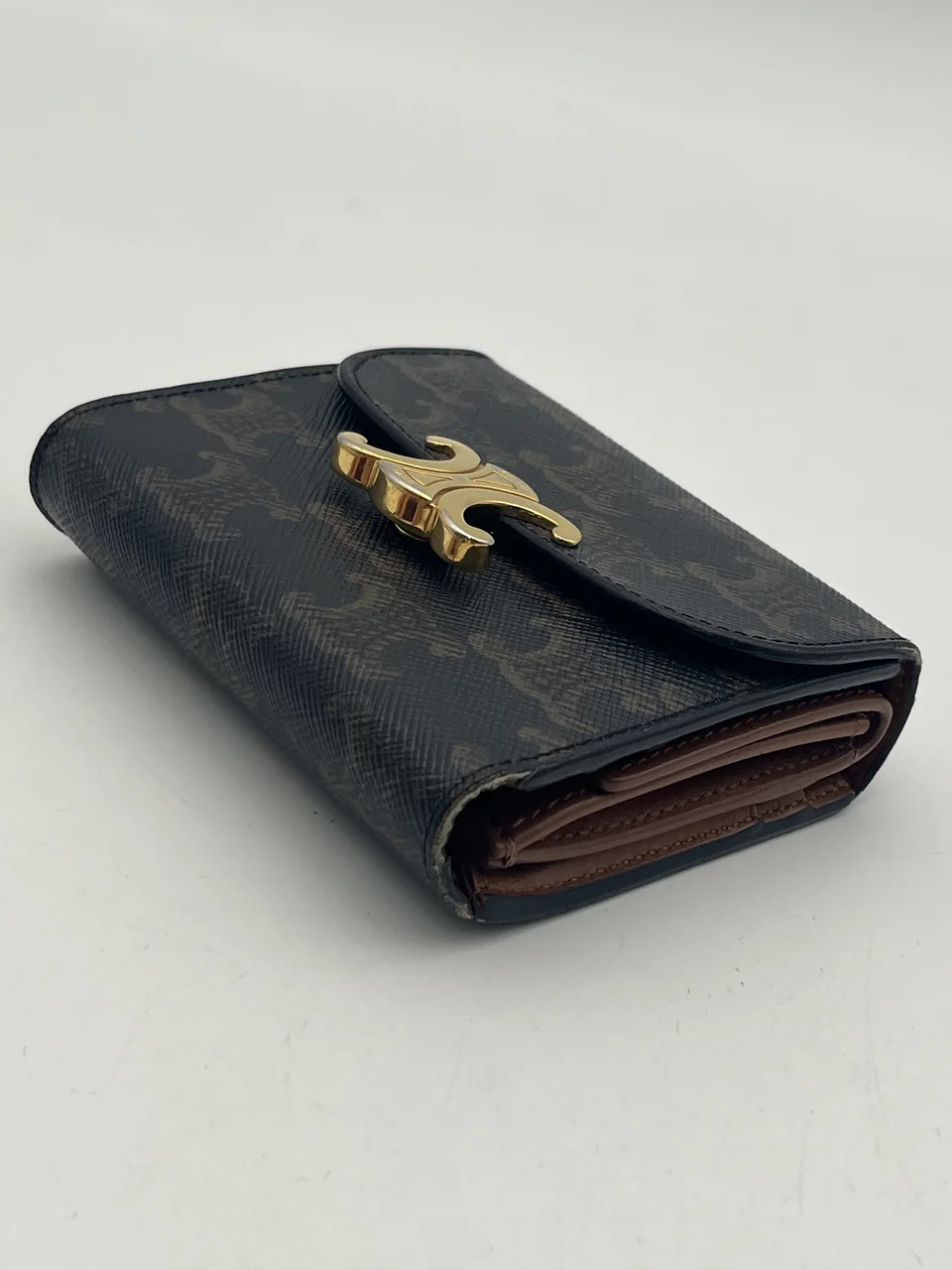 CELINE TRIOMPHE COMPACT WALLET (BROWN) view 3