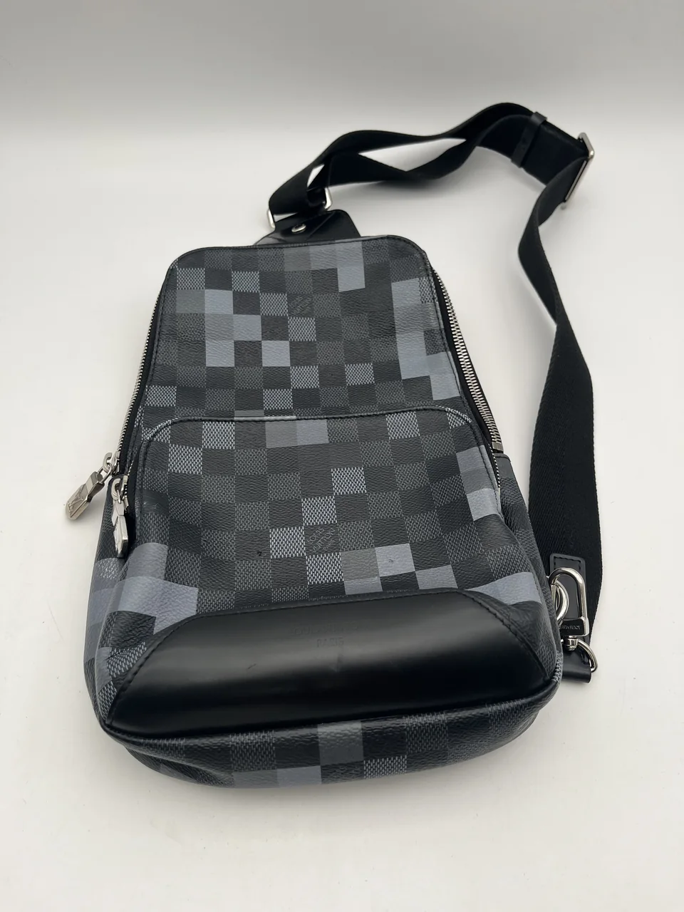 LV DAMIER GRAPHITE PIXEL AVENUE view 11