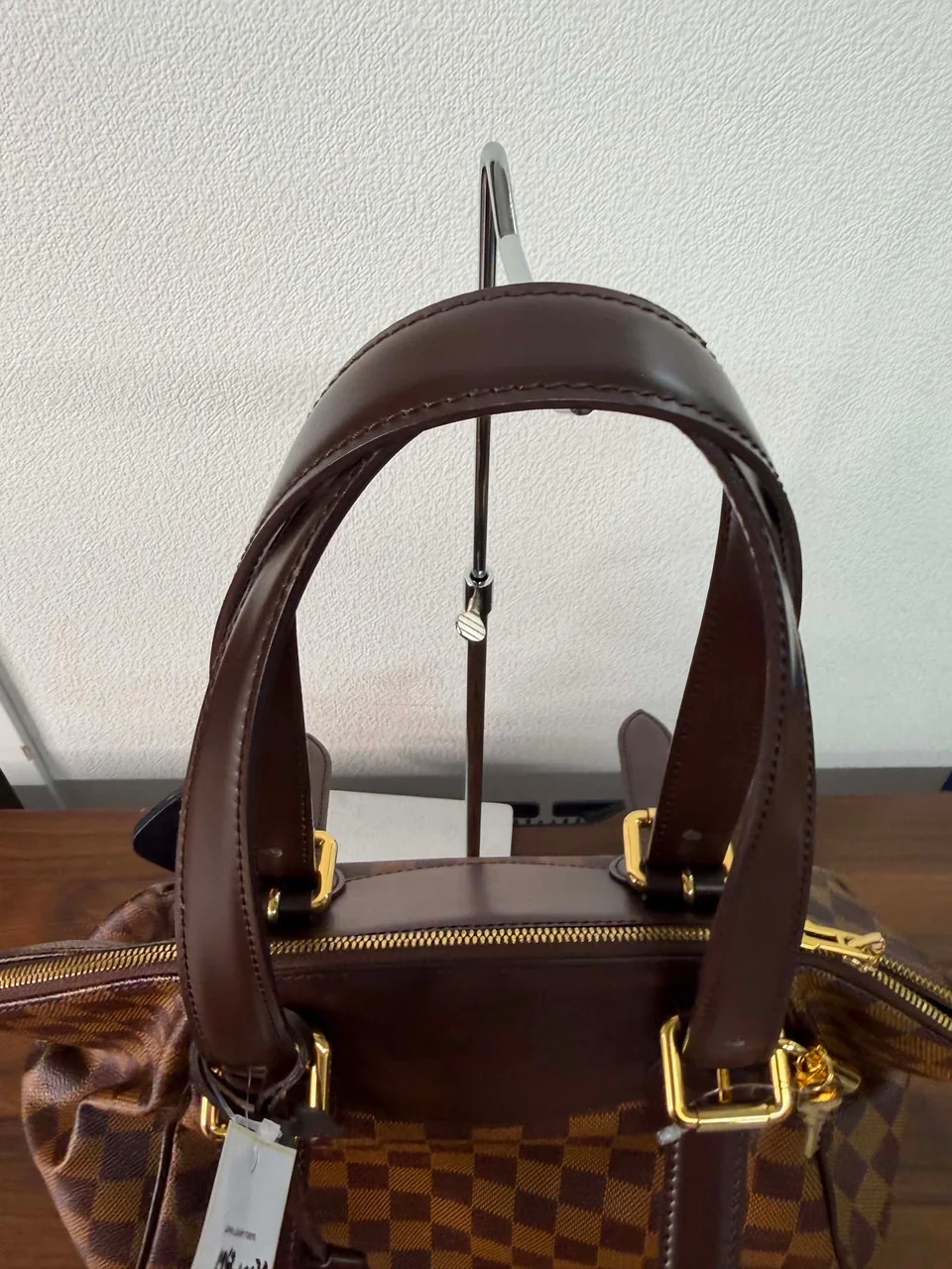 LV HANDBAG view 5