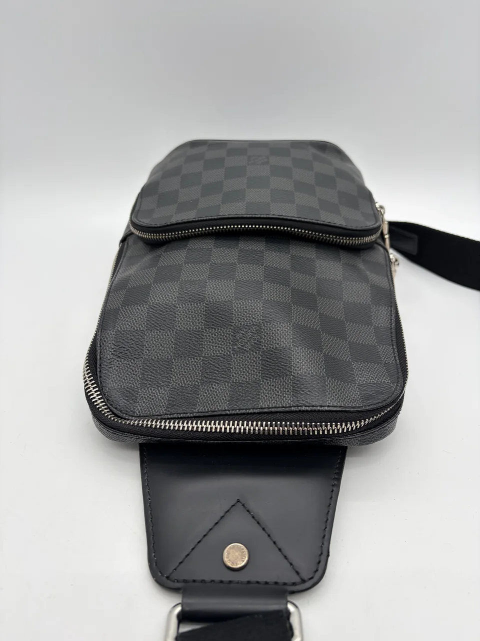 LV GRAPHITE N41719 view 3