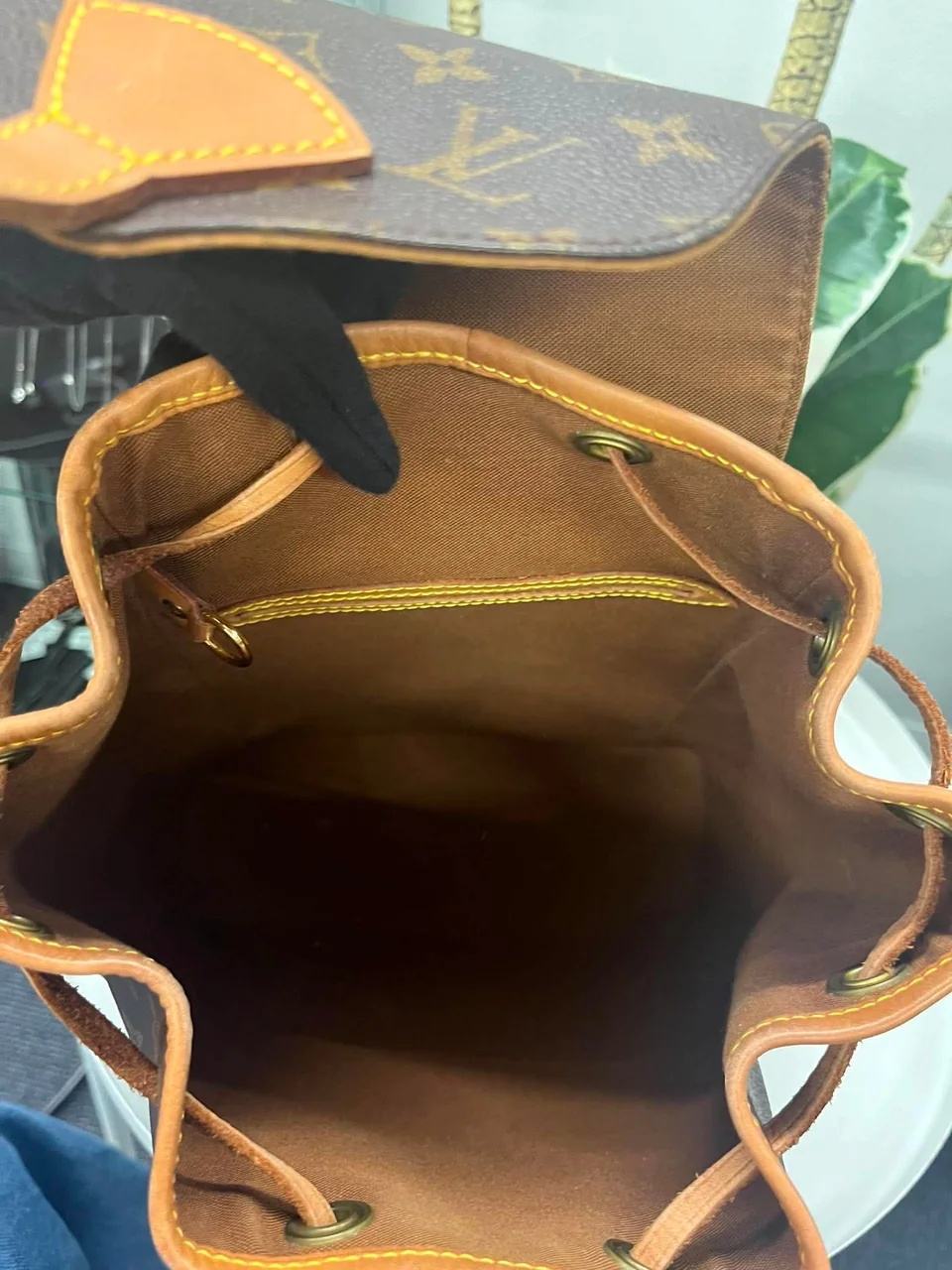 LV MONOGRAM MONTSOURIS MM view 4
