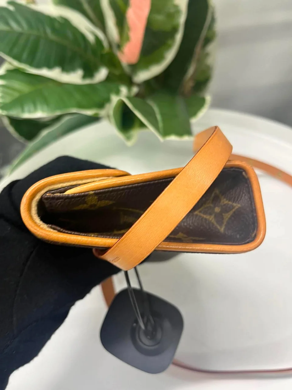 LV MONOGRAM POCHETTE FLORENTINE photo 5