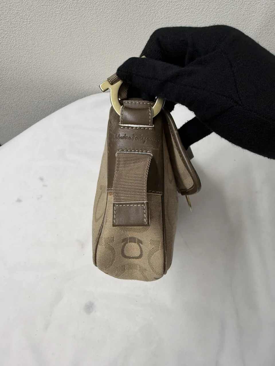 SALVATORE FERRAGAMO SHOULDER BAG view 4
