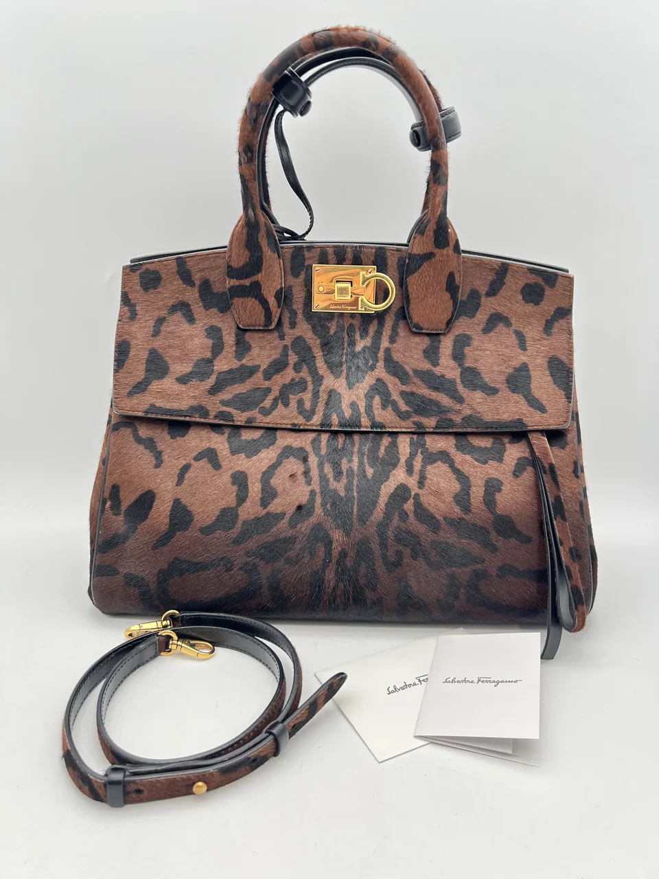 SALVATORE FERRAGAMO GANCINI STUDIO (BROWN)