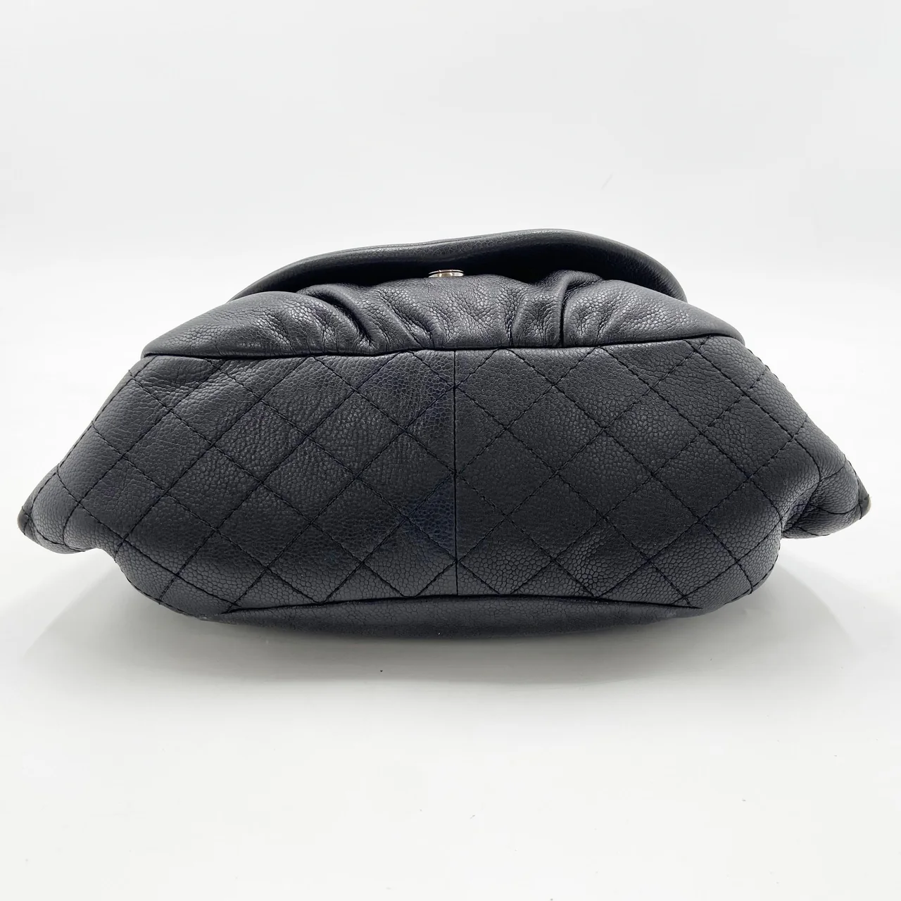 CHANEL CAVIAR CHAIN SHOULDER BAG (12 SERIAL CODE) view 3