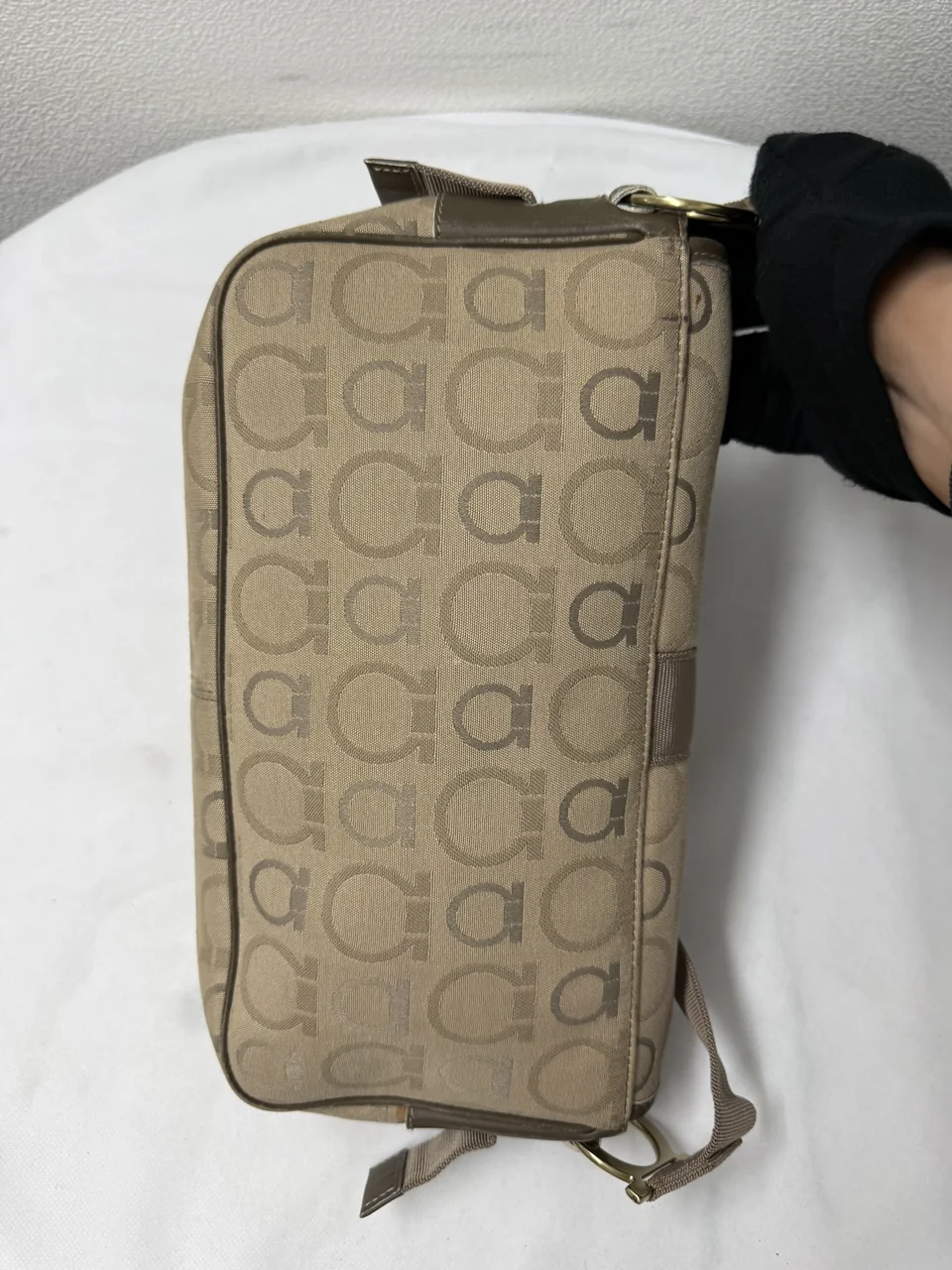 SALVATORE FERRAGAMO SHOULDER BAG view 6