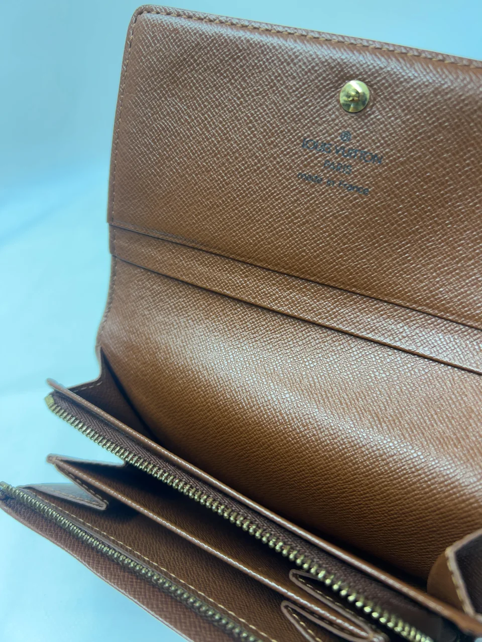 AY-19 156-5 LOUIS VUITTON view 4