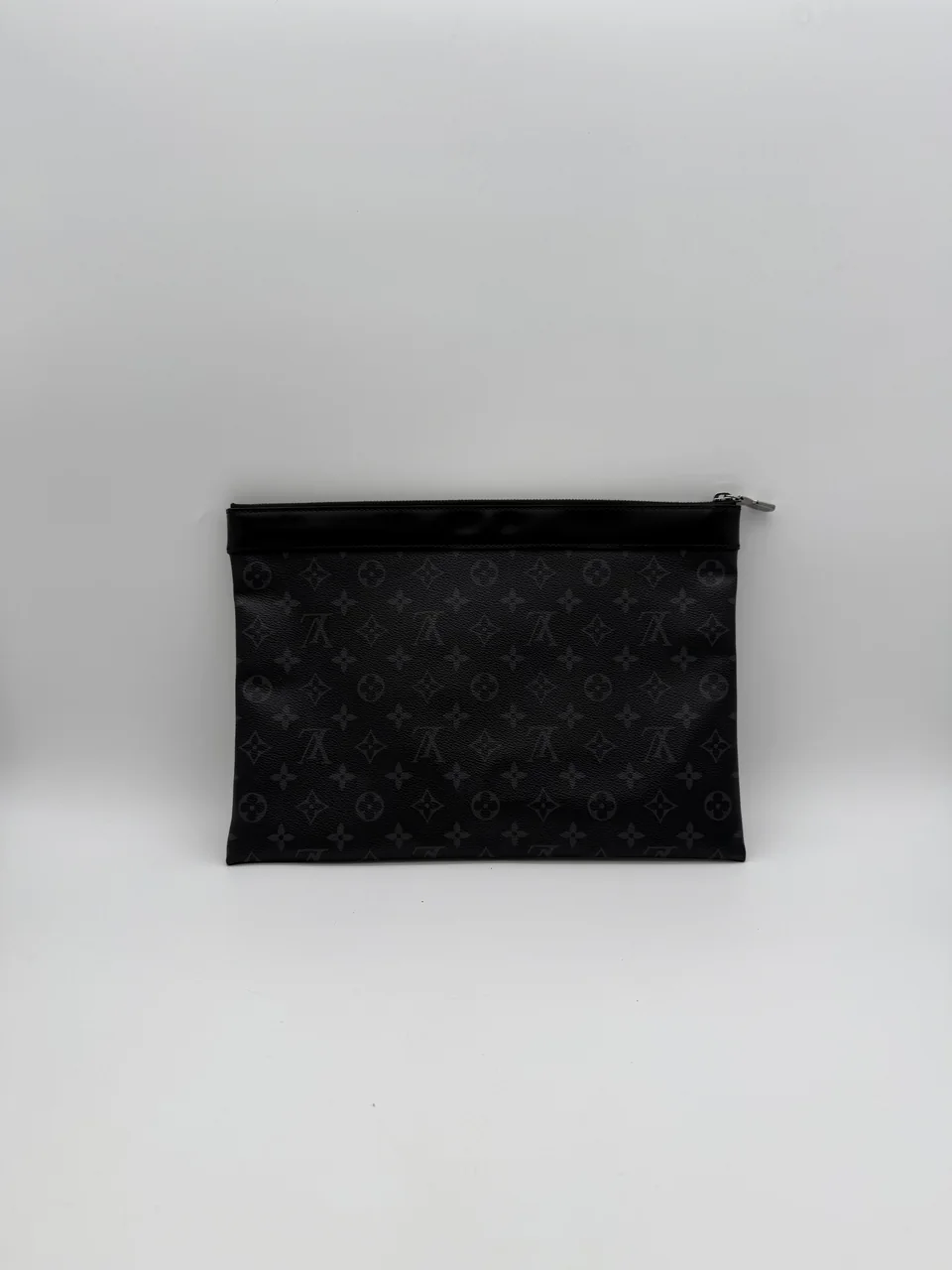 LV POCHETTE DISCOVERIE view 3