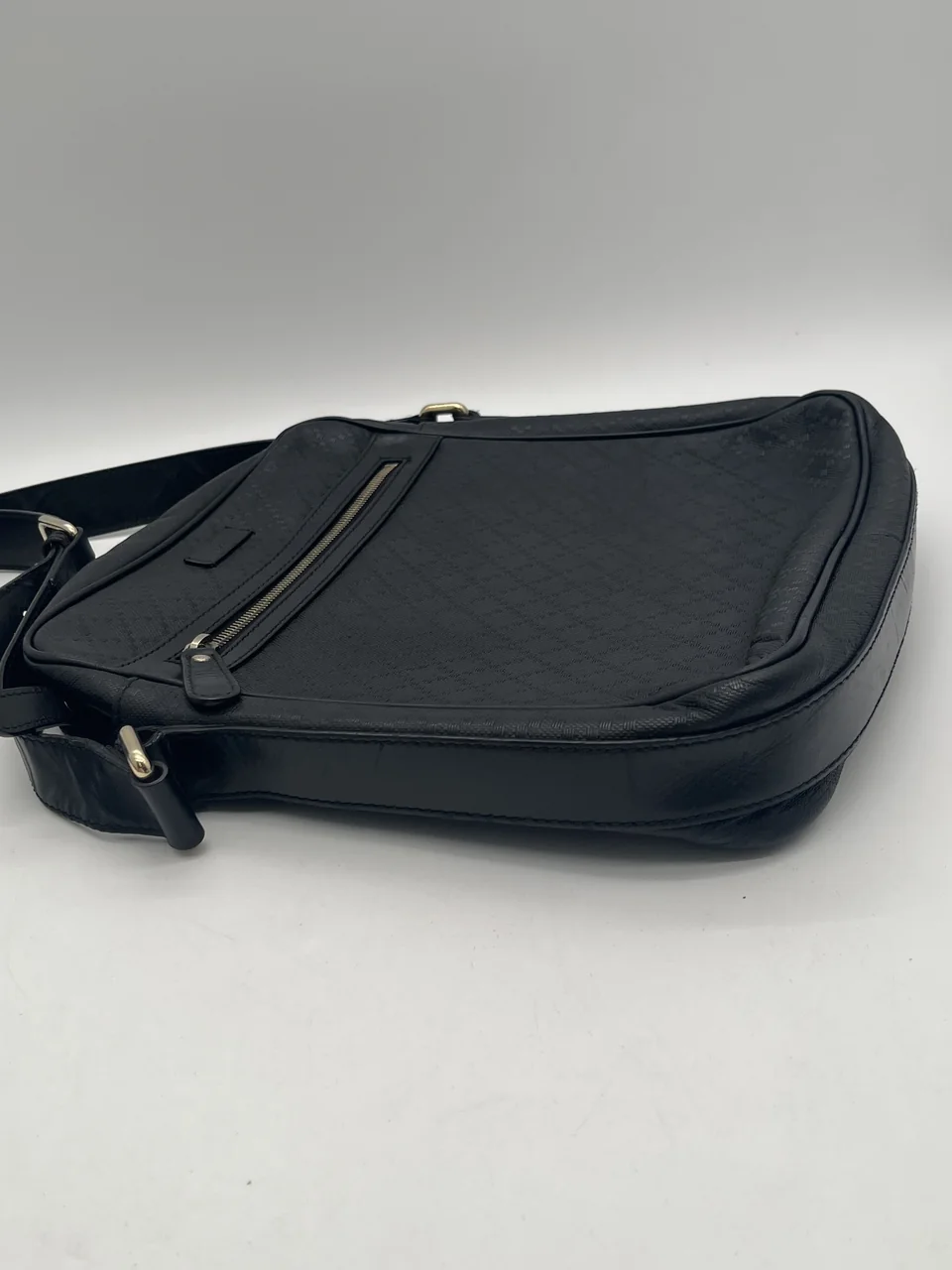 GUCCI SHOULDER BAG view 3