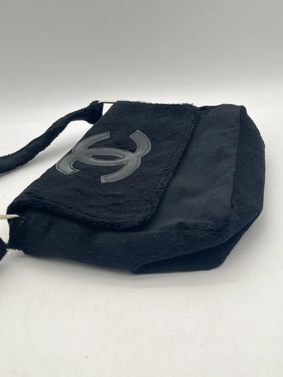 CHANEL SHOULDER BAG view 3