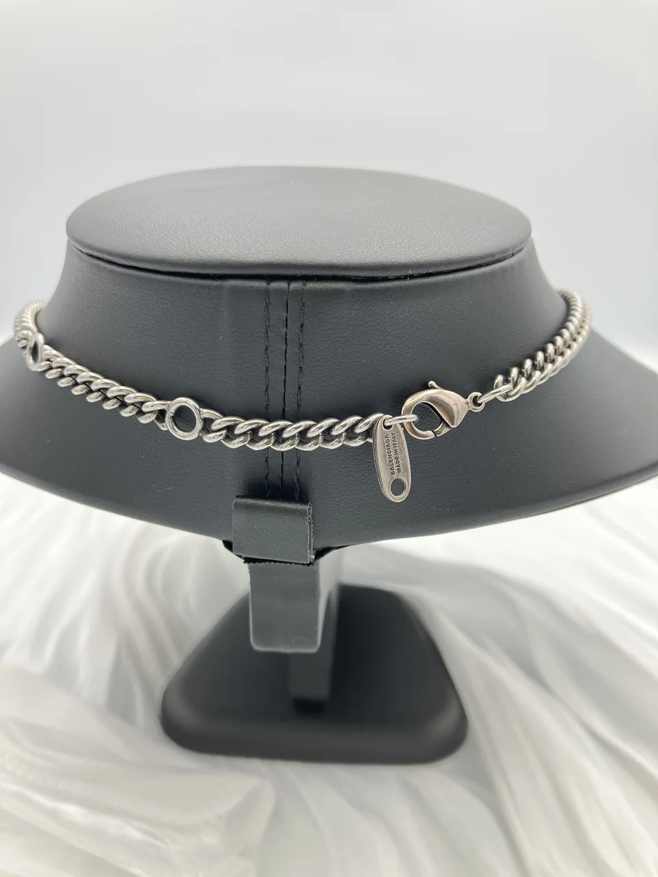 BALENCIAGA NECKLACE view 5