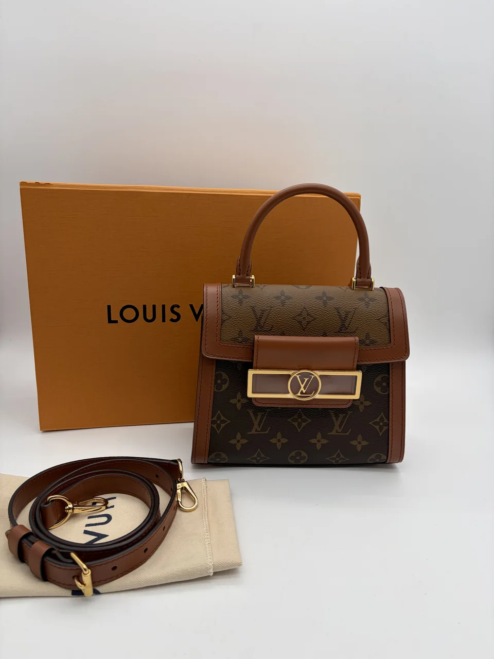 LV MONOGRAM REVERSE DAUPHINE CAPITAL