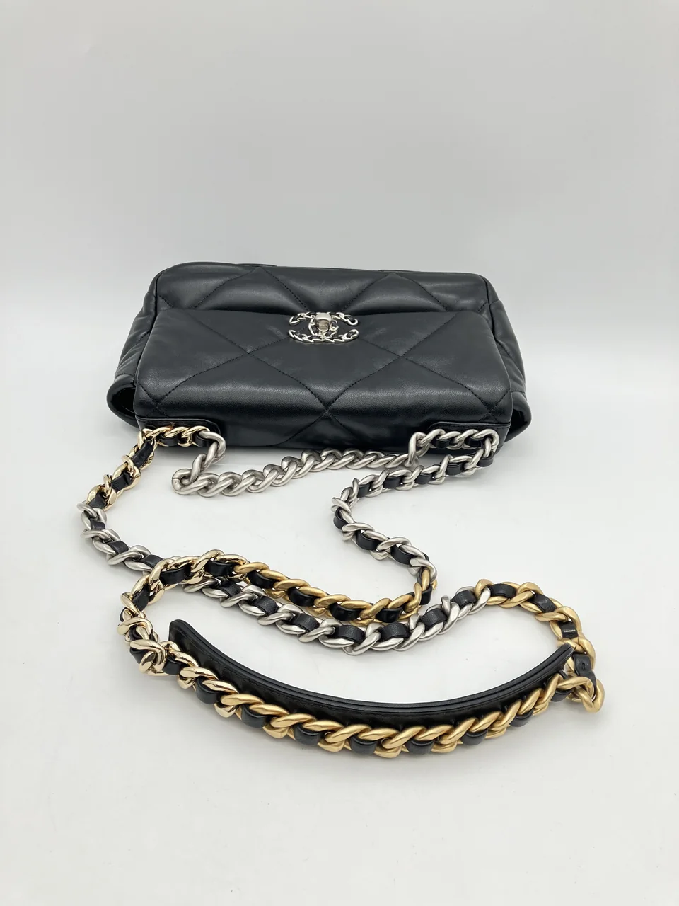 CHANEL LAMB SKIN DIXNEUF view 7
