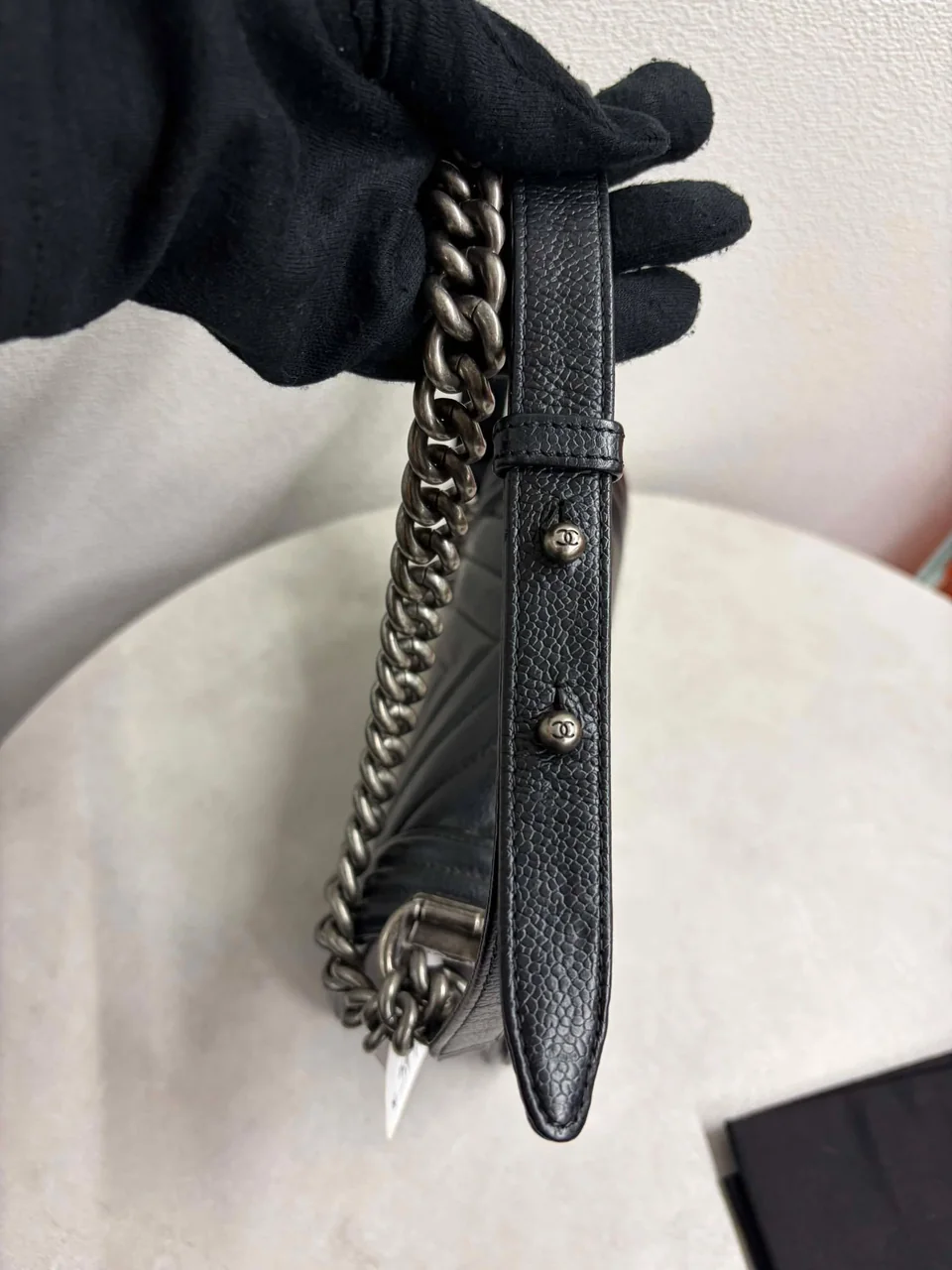 CHANEL CALF SKIN CHEVRON SHOULDER BAG (28 SERIAL CODE) view 10