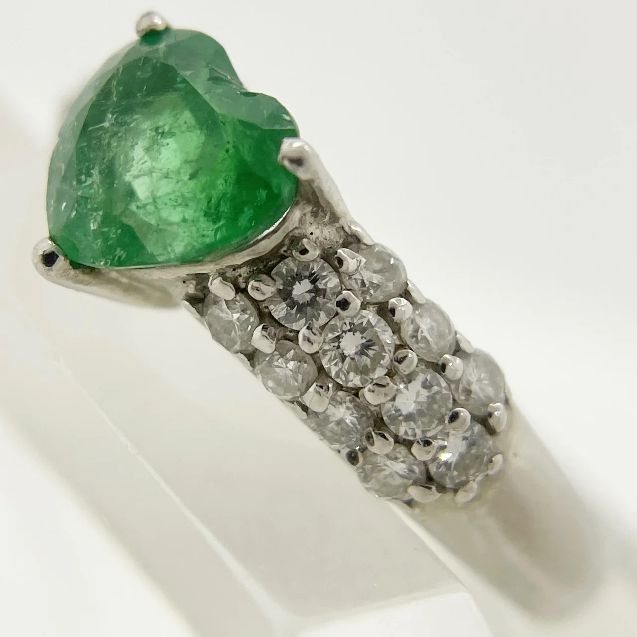 PT900 EMERALD RING E1.15CTS FD0.50CT 6.3G view 7