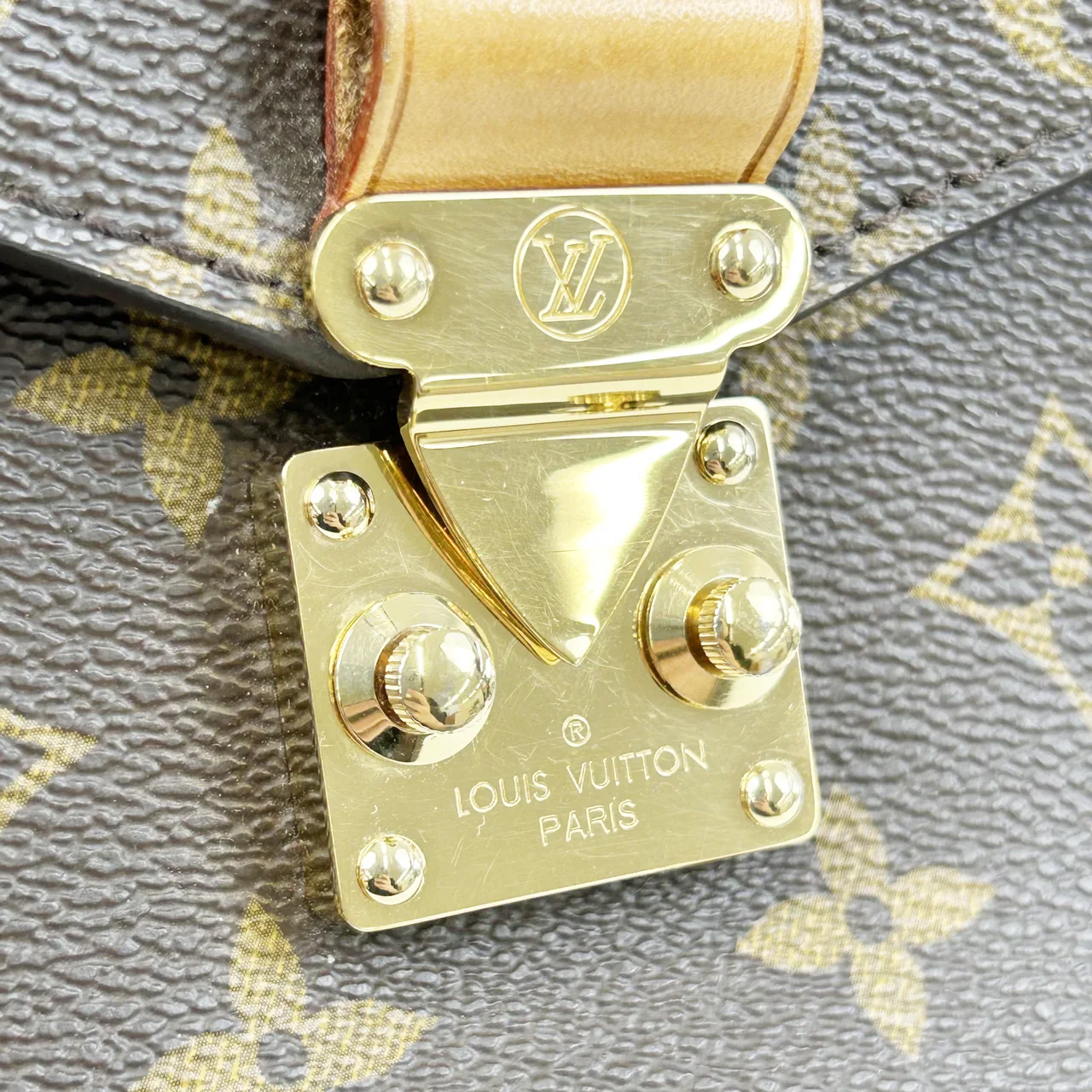 LV MONOGRAM POCHETTE METIS MM view 11