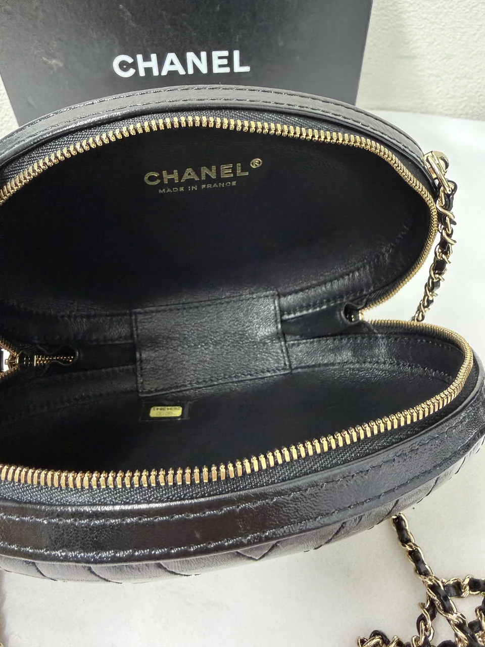 CHANEL LA PAUSA CHAIN SHOULDER BAG (26 SERIAL CODE) view 5