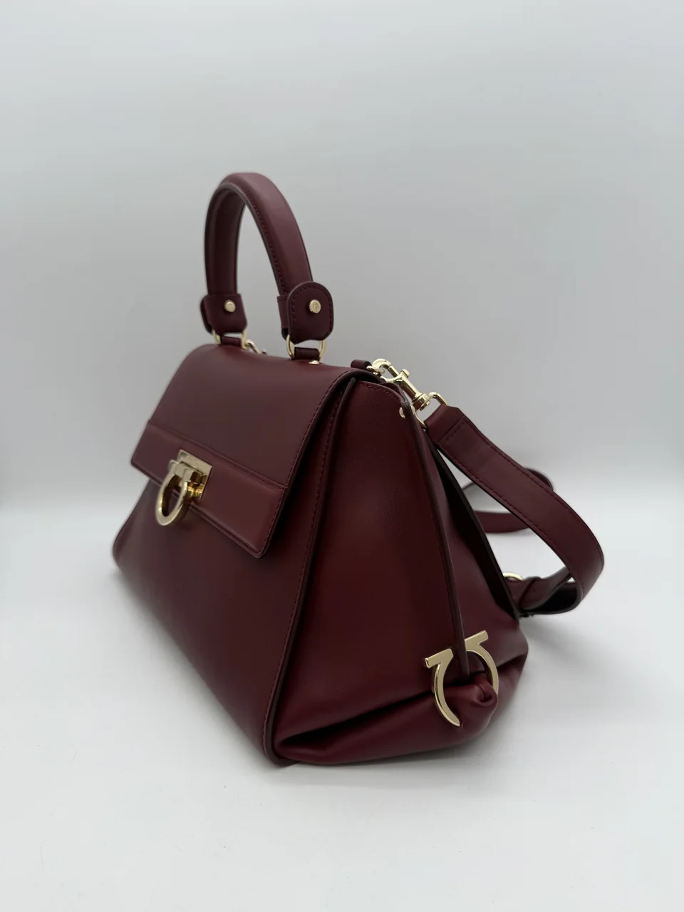 SALVATORE FERRAGAMO SOPHIA (RED) view 3
