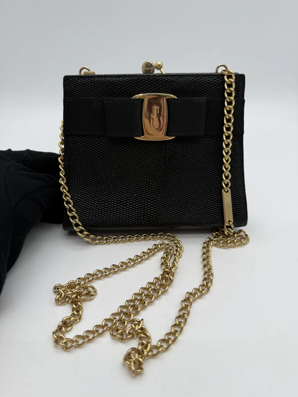 SALVATORE FERRAGAMO CHAIN SHOULDER BAG hover
