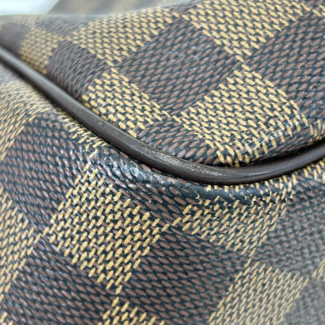 LV DAMIER BELEM MM view 4